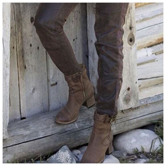 Trask Womens Madison Moto Gray Leather Block Heel Lug Sole Ankle Boots - Picture 2 of 7